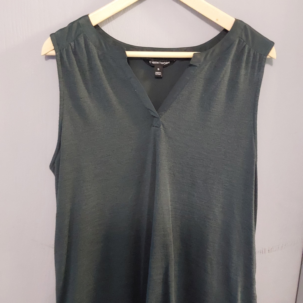 41 Hawthorn Women's Sleeveless Top Dark Green